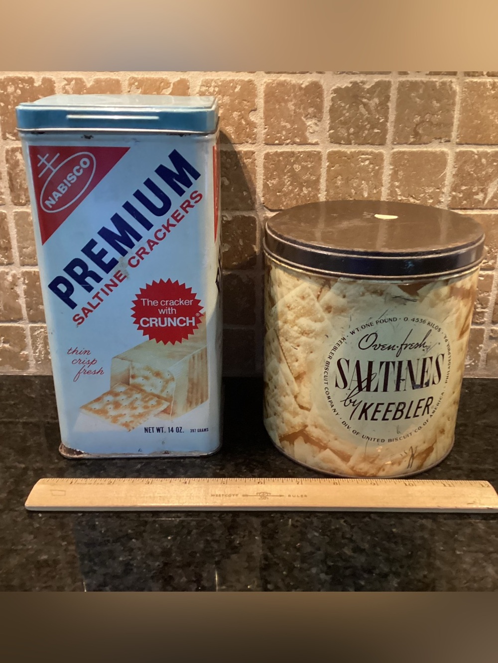 Vintage Nabisco and Keebler Saltine Tins